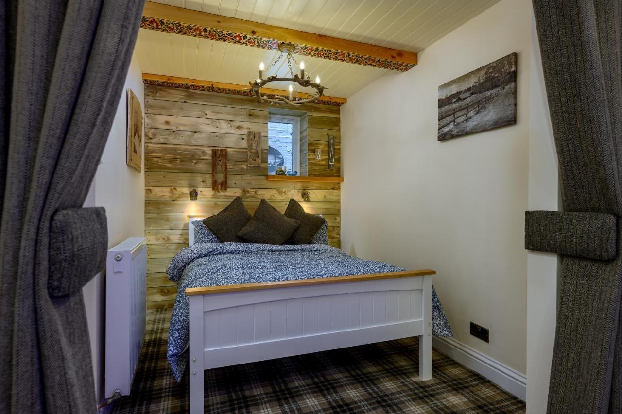 Anastasia'S Secret! Cupar Swiss Alpine Style Apartment Buitenkant foto