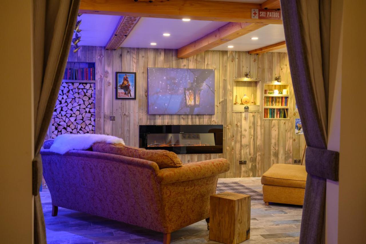 Anastasia'S Secret! Cupar Swiss Alpine Style Apartment Buitenkant foto